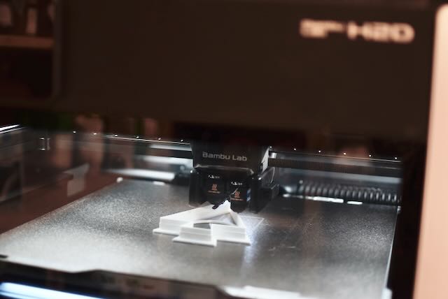 3D Drucker H2D: Wenn Keramik auf Hightech trifft