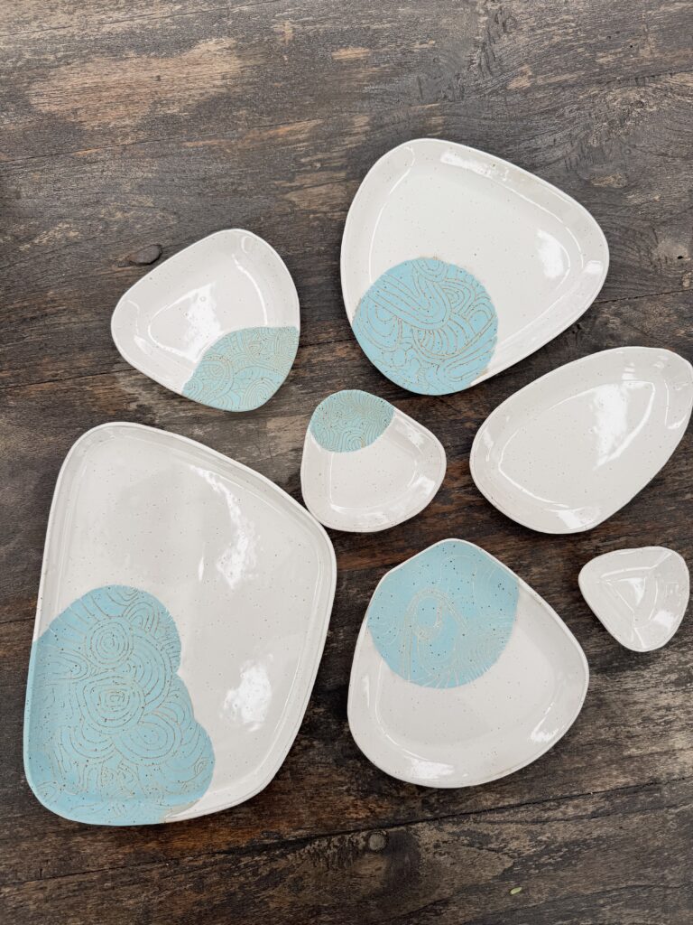 Woodfield Liebling November 2025, Sgraffito und Plattentechnik